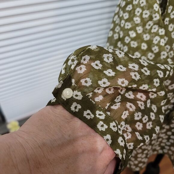 LANE Bryant Semi Sheer Dainty Flower Print Pheasant Blouse - Picture 4 of 7